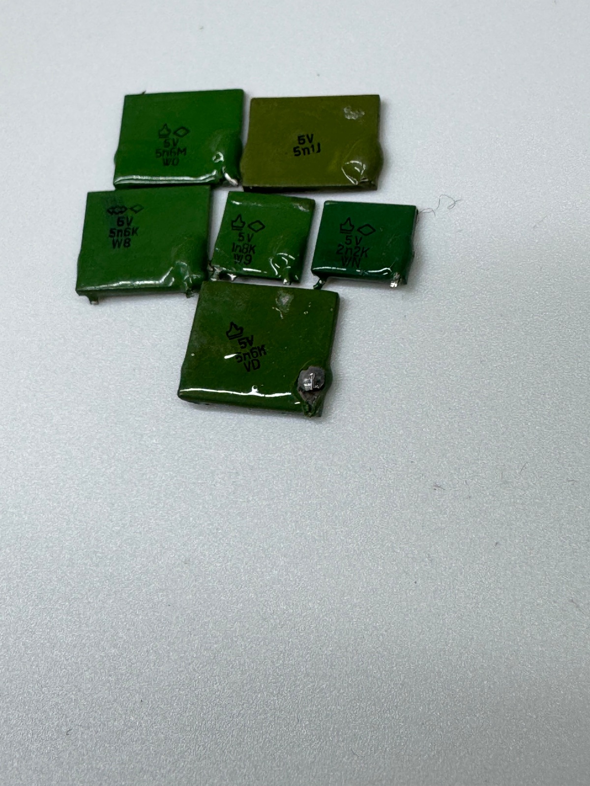 КМ зеленые 5V